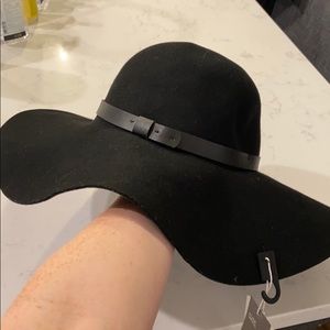H&M Black floppy hat